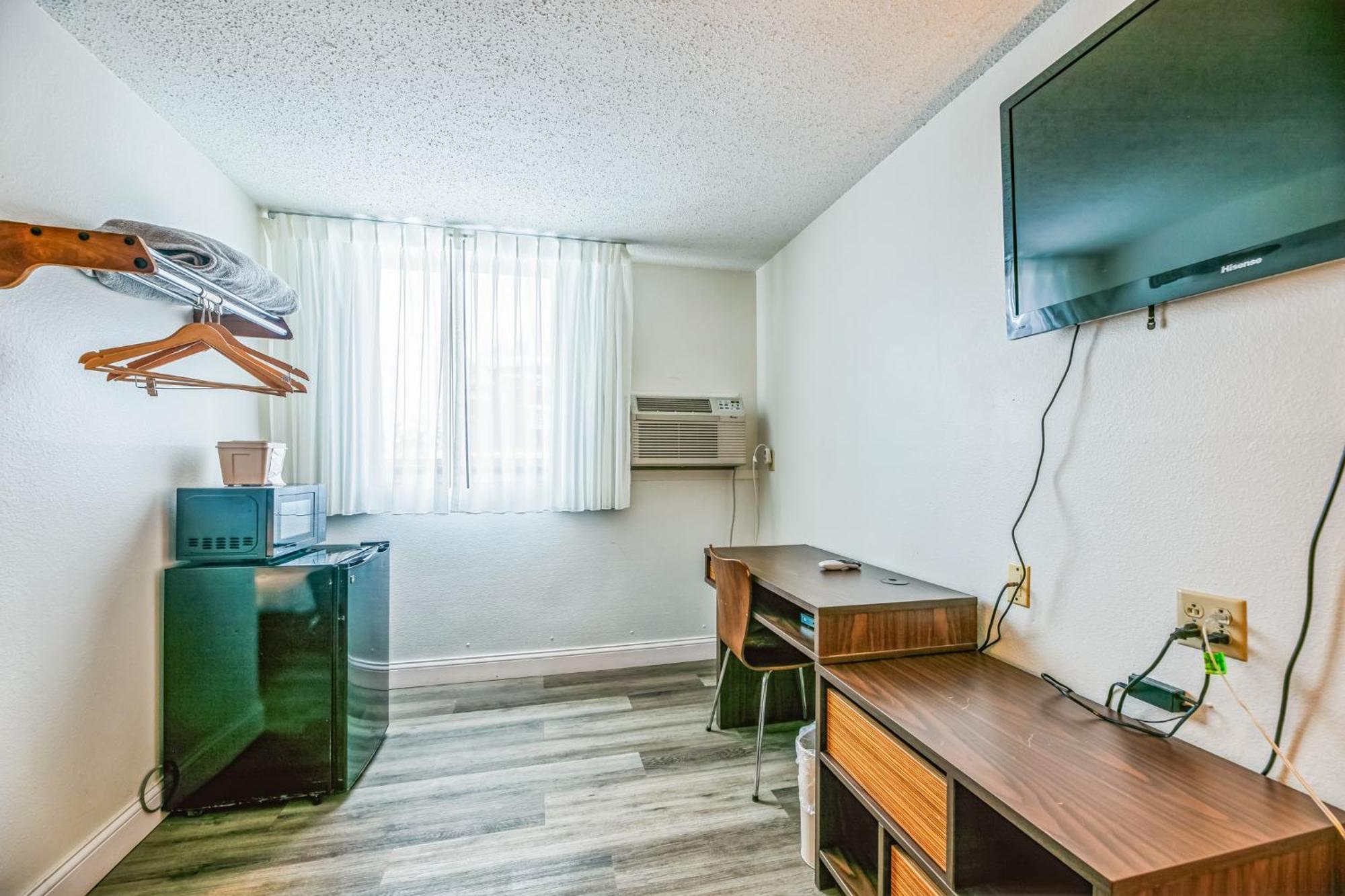 Hotel 8 Fergus Falls Bagian luar foto