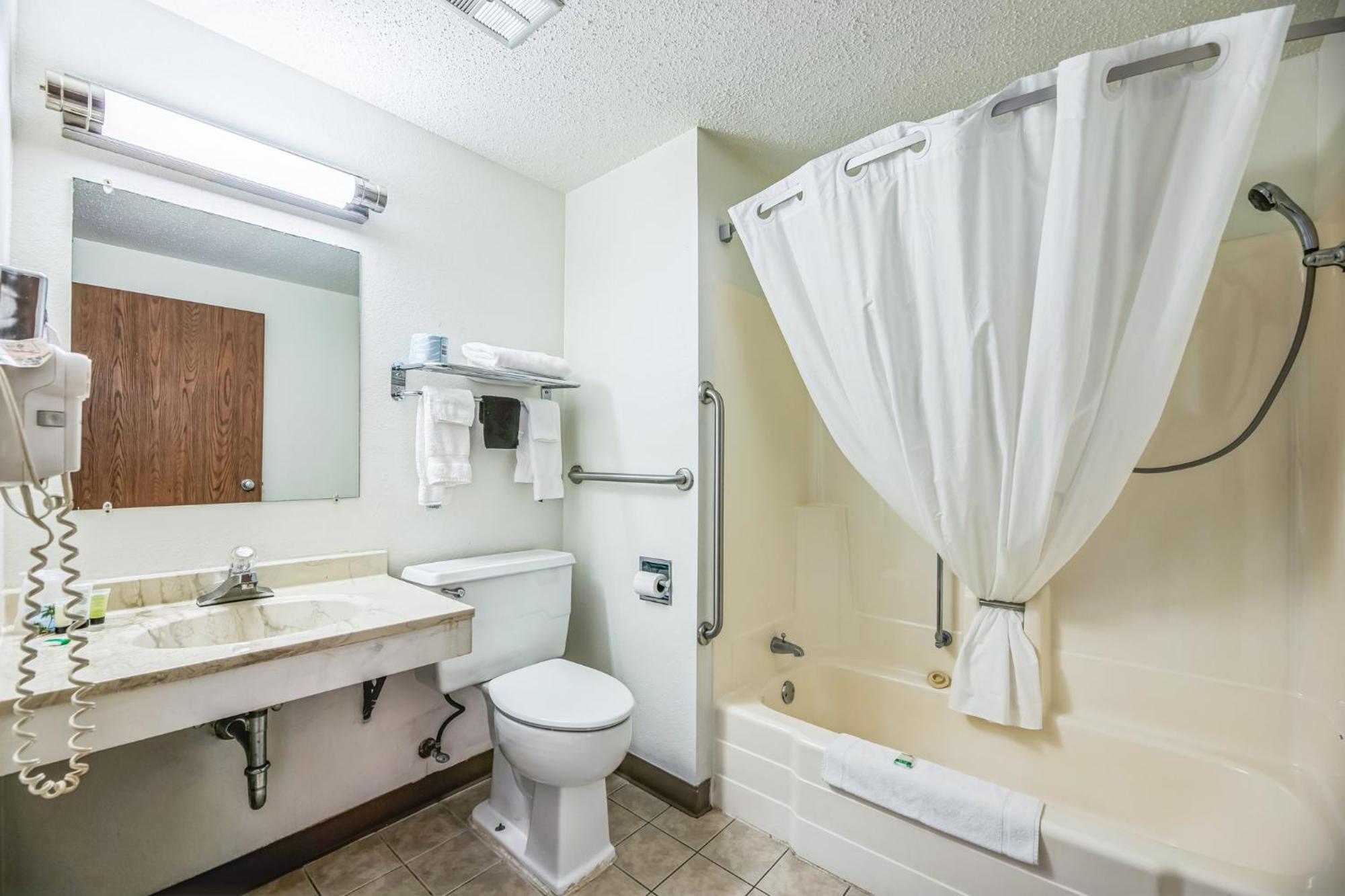 Hotel 8 Fergus Falls Bagian luar foto