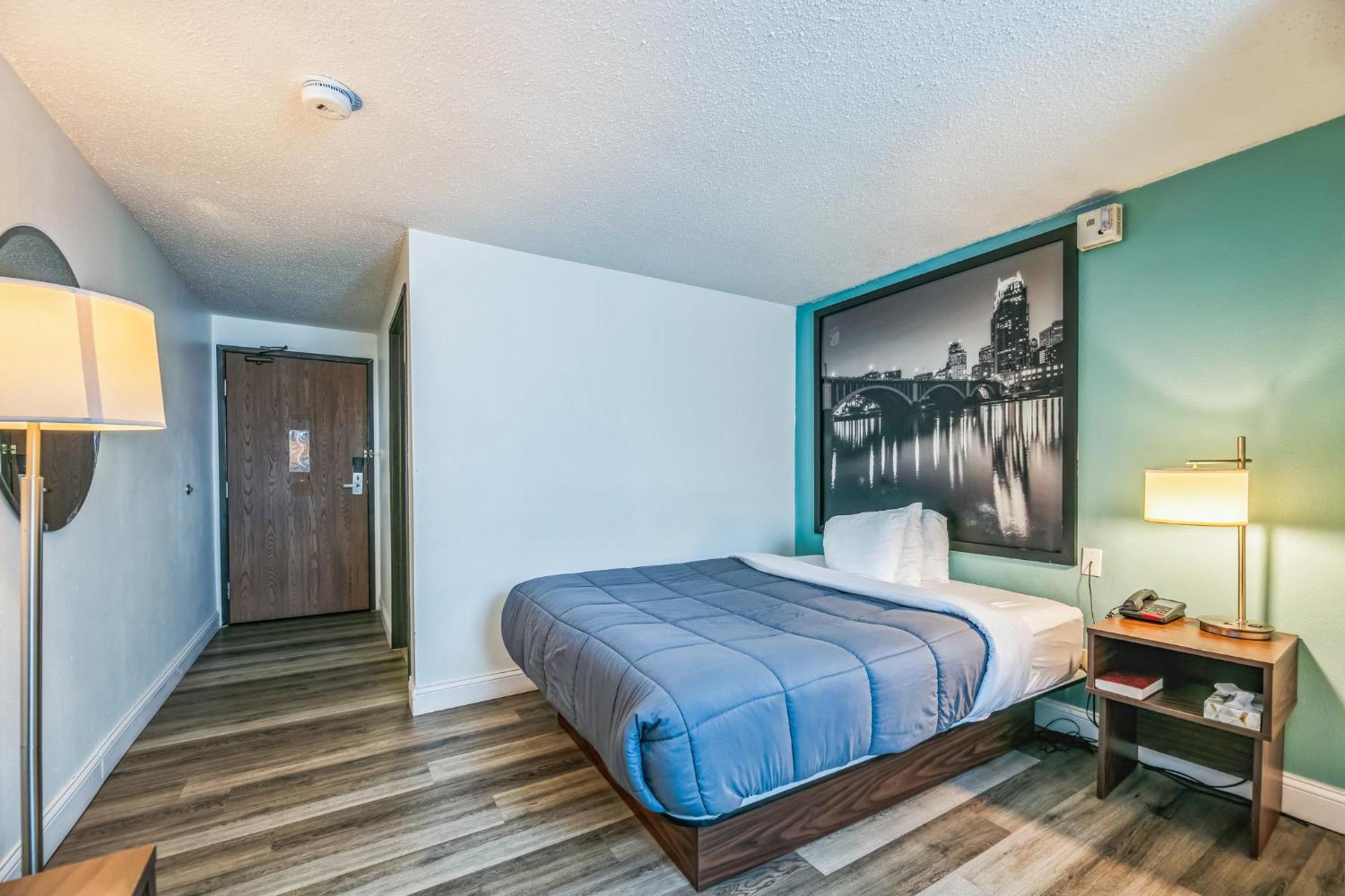 Hotel 8 Fergus Falls Bagian luar foto