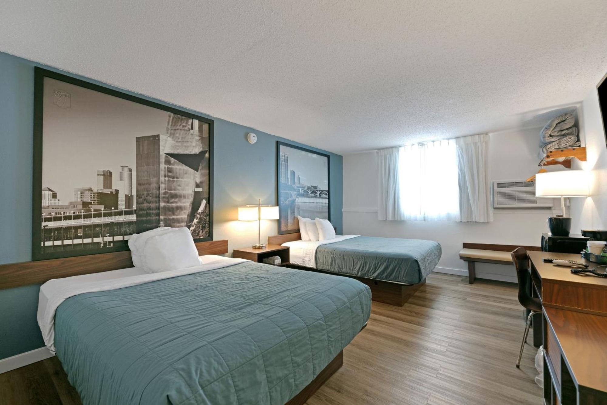 Hotel 8 Fergus Falls Bagian luar foto
