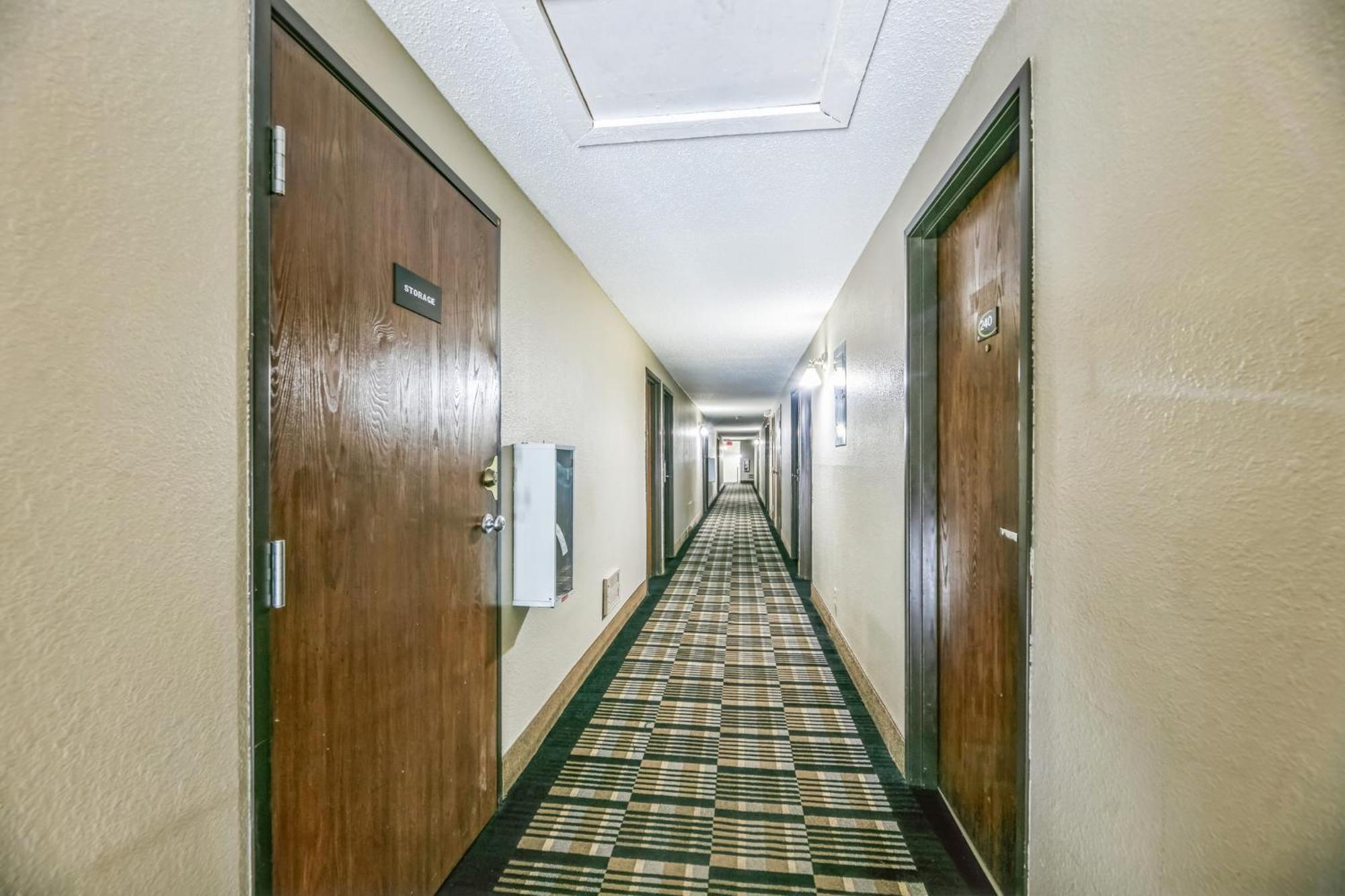 Hotel 8 Fergus Falls Bagian luar foto