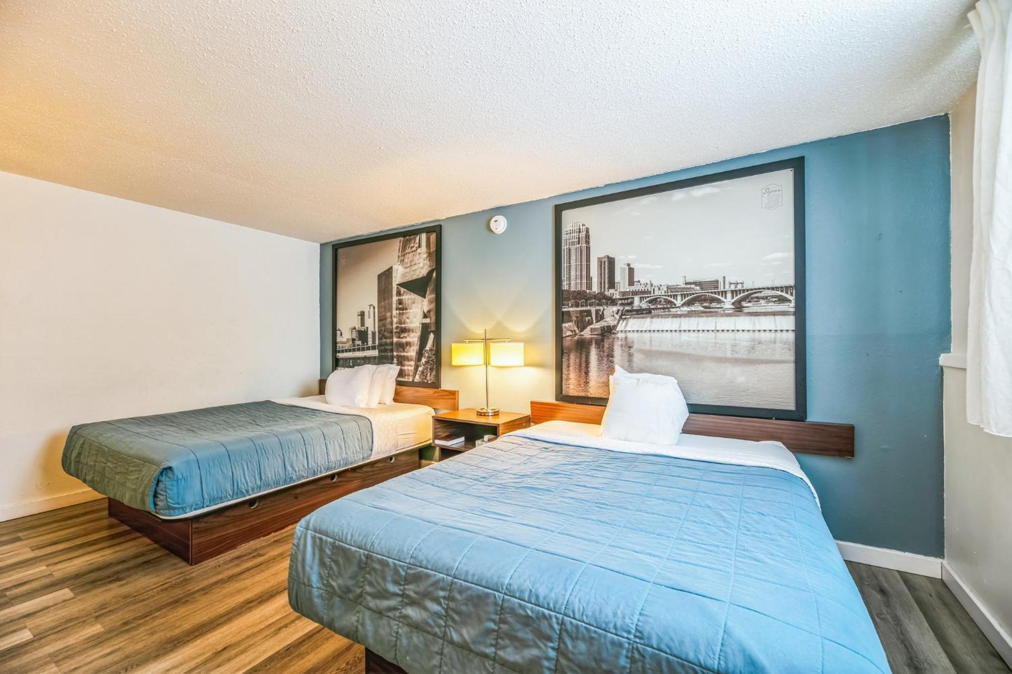 Hotel 8 Fergus Falls Bagian luar foto