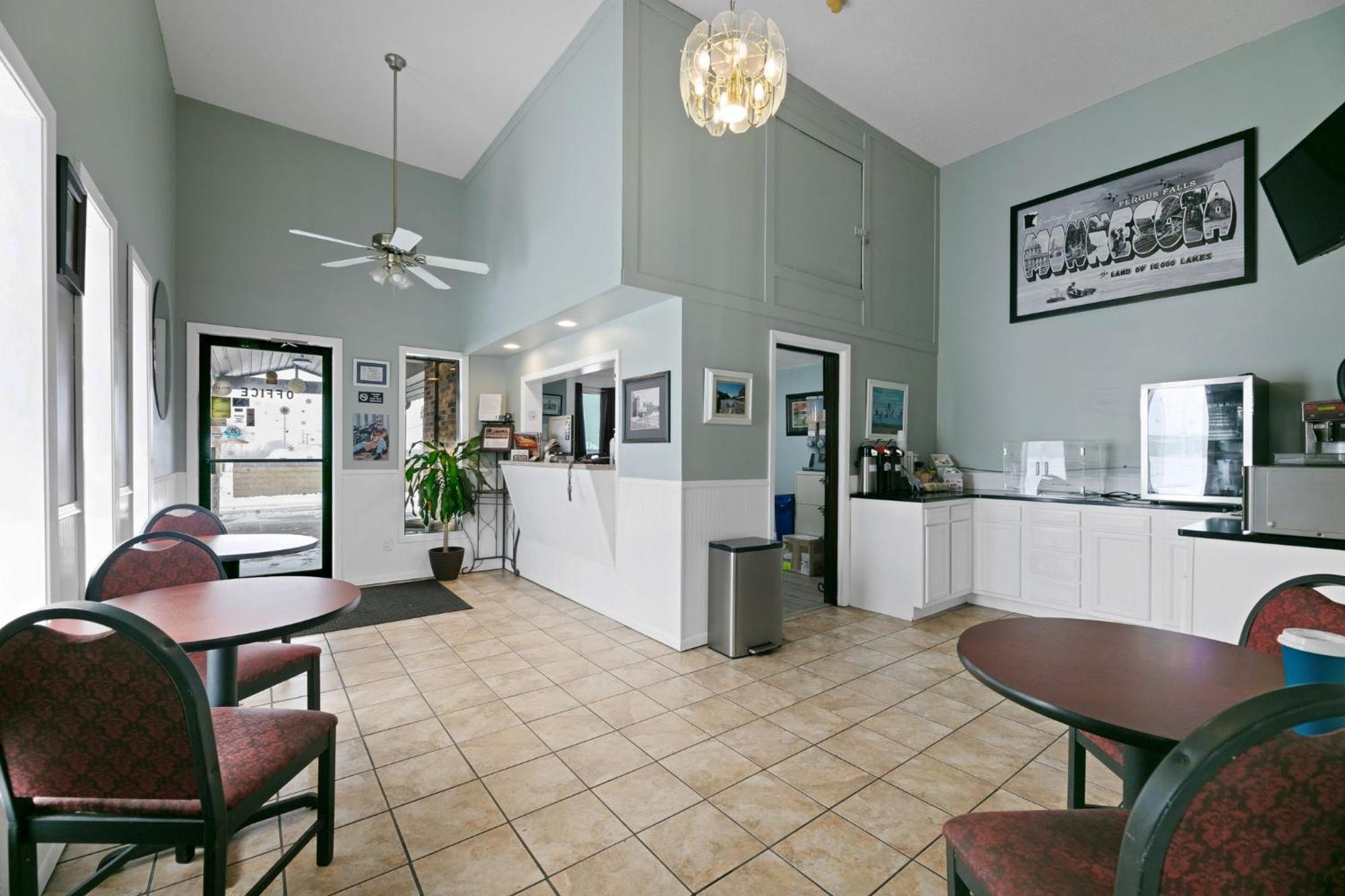 Hotel 8 Fergus Falls Bagian luar foto