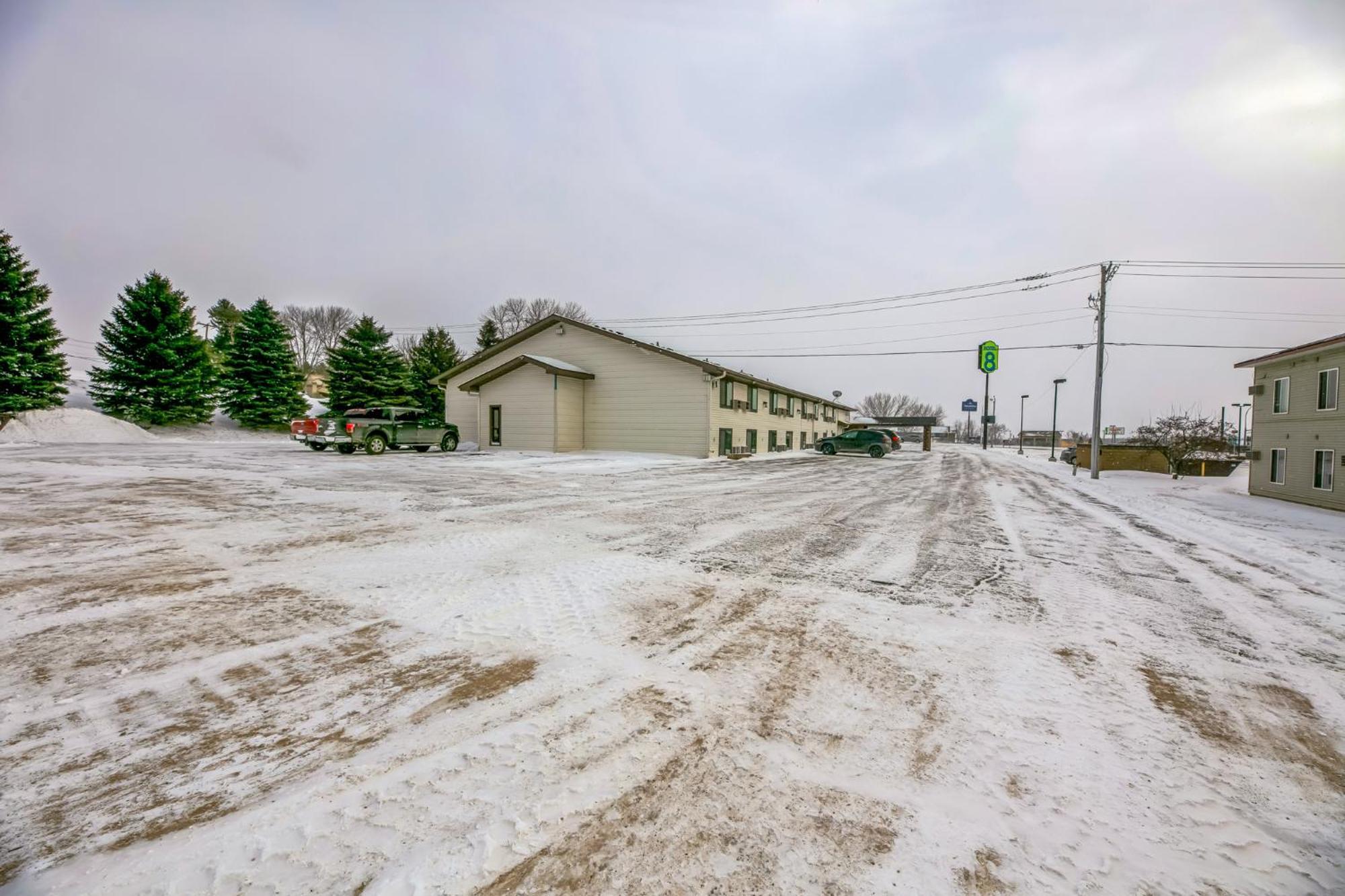 Hotel 8 Fergus Falls Bagian luar foto